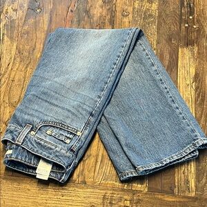 Women's Straight-Leg Jeans in Light Blue Denim